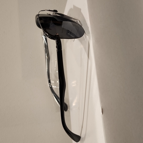 Unisex Sunglasses - Picture 3 of 6